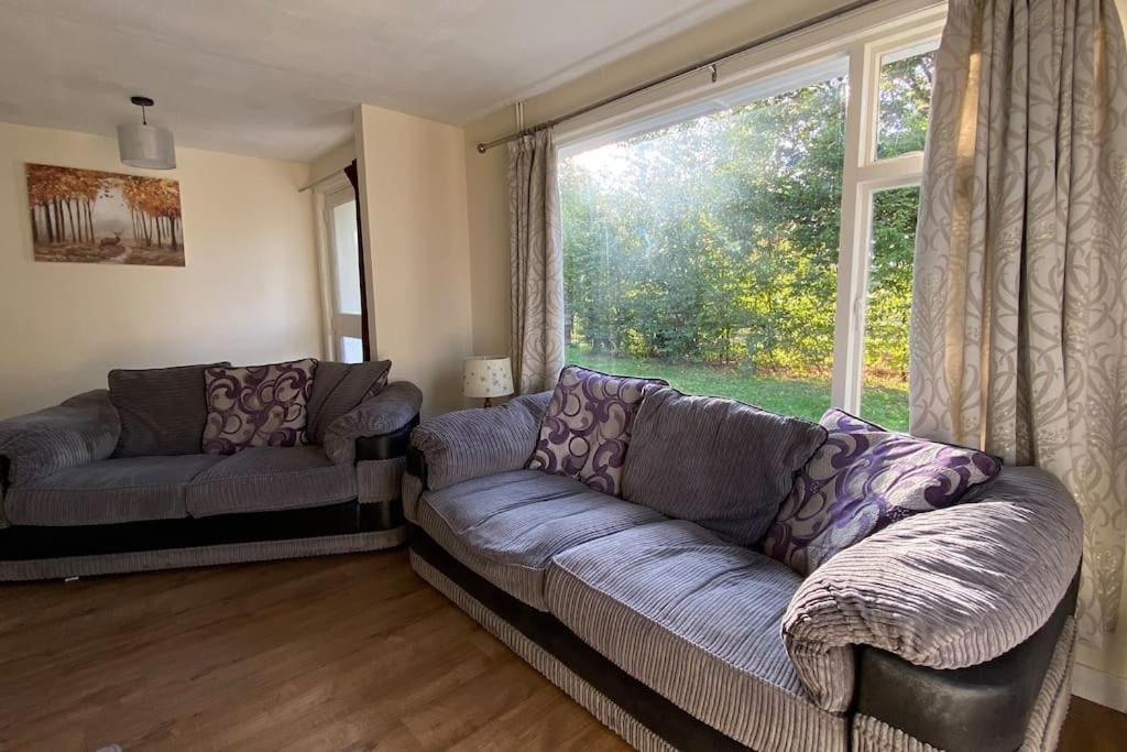 Cheerful 3 Bedroom Bungalow With Indoor Fire Place Gloucester Dış mekan fotoğraf